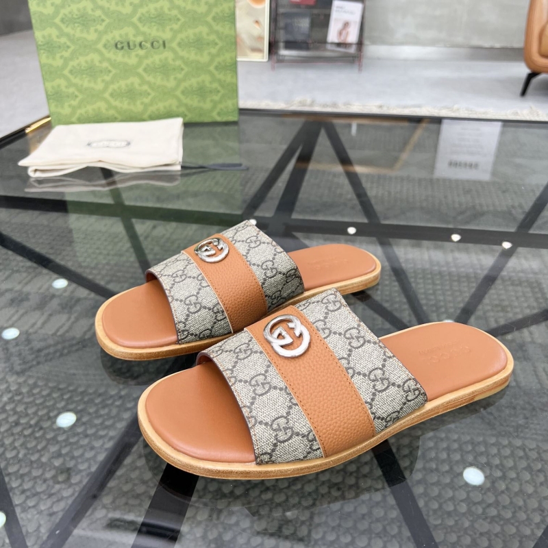 G*u*i slippers